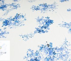 Bawełna satyna błękitne kwiaty na białym tle