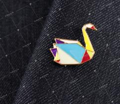 Pin, colorful swan (2245) 