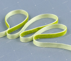 Velvet ribbon 9 mm - lime (1856) 